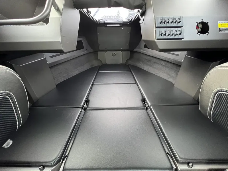 Slide: The Image of Stabi-Craft 2500 Ultracab XL 2026 - 7