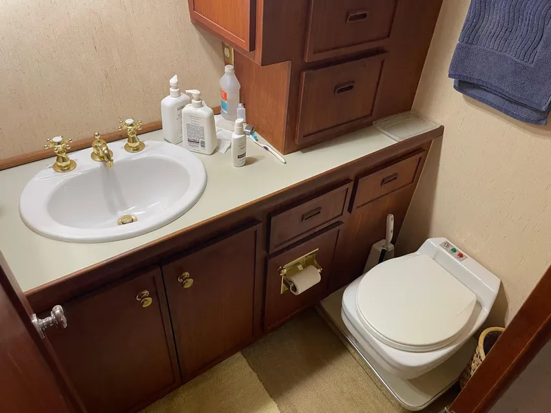Slide: The Image of Bathroom in a 1975 Uniflite Aft Cabin yacht. - 24