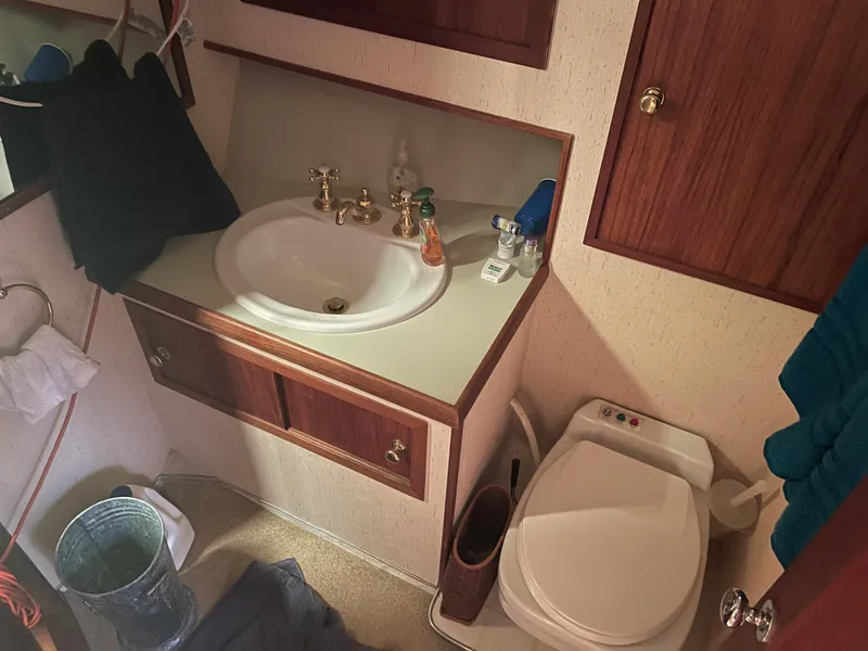 Slide: The Image of Bathroom of a 1975 Uniflite Aft Cabin yacht. - 48