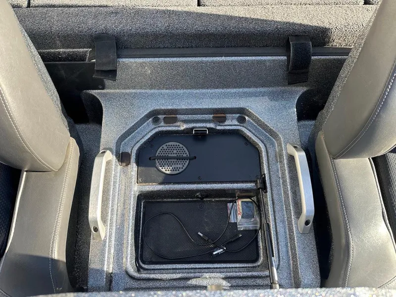 Slide: The Image of 2024 Ranger Z520R Ranger Cup Equipped boat storage compartment with seating. - 19
