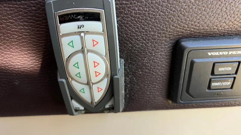 Slide: The Image of Control panel on 2014 Ranger Tugs R29S with Side-Power and Volvo Penta ignition. - 28