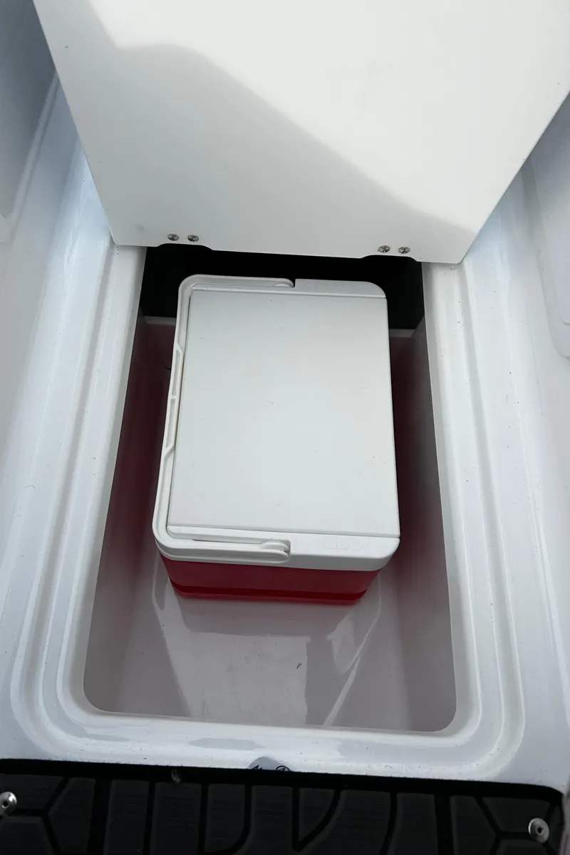 Slide: The Image of Scarab 215 Wake LE 2024 - 52