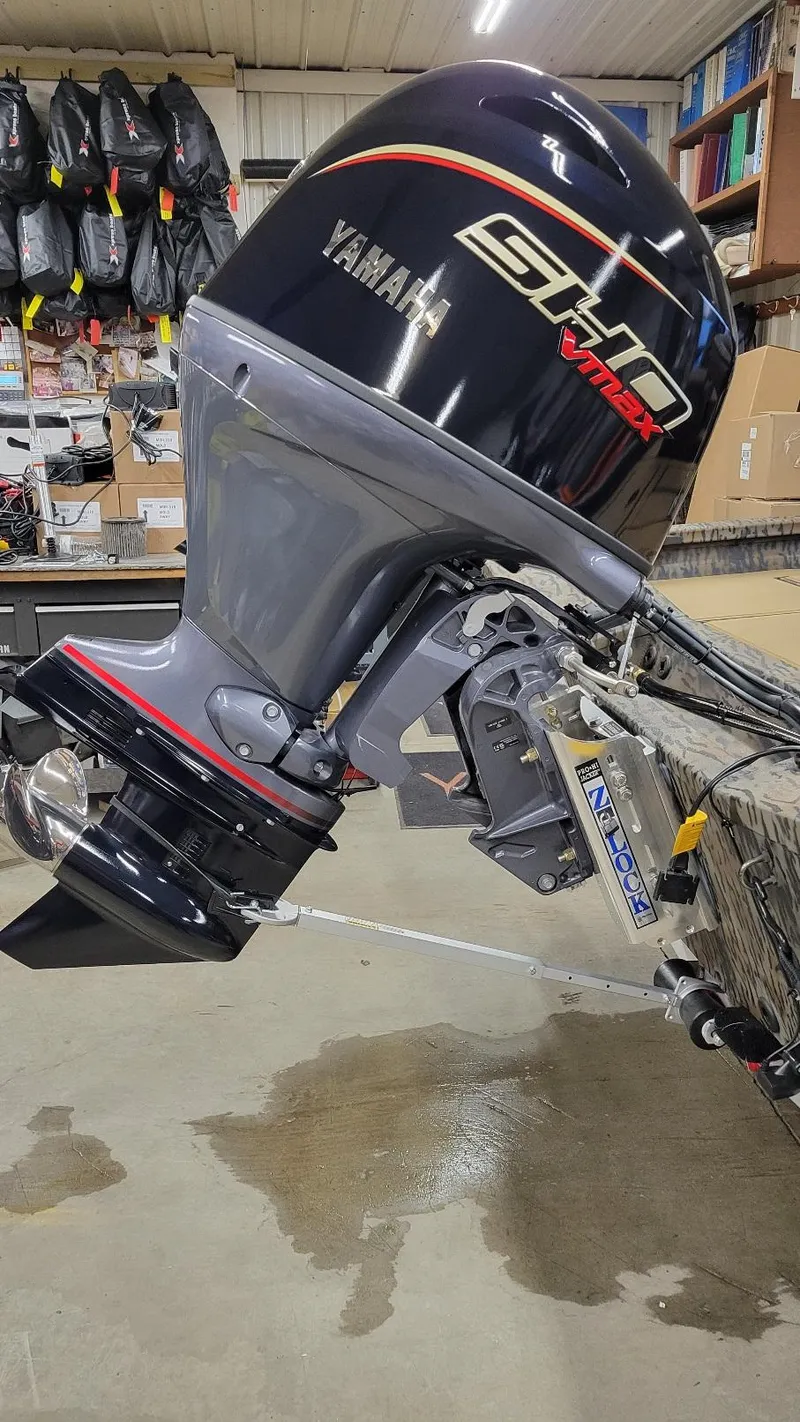 Slide: The Image of 2025 Xpress H18 Bass boat with Yamaha Vmax 115 engine in stock. - 10