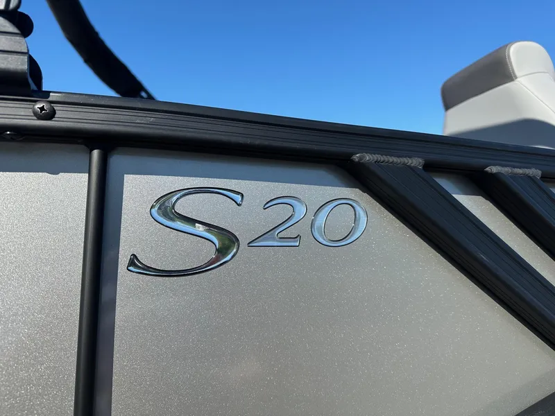 Slide: The Image of 2025 Bennington 20 SSB Tritoon emblem with Yamaha VF-150 VMax SHO. - 24