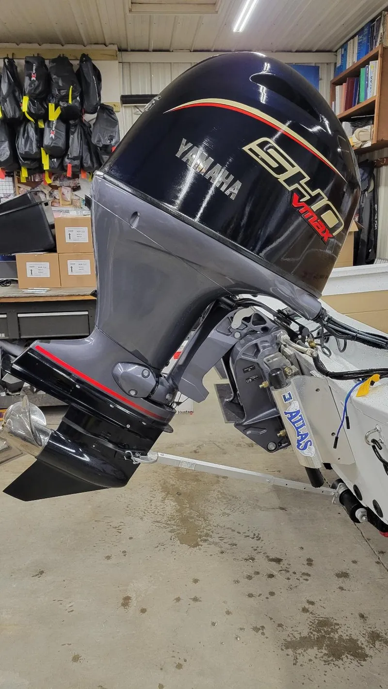 Slide: The Image of 2025 Xpress H18C Crappie with Yamaha Vmax 115 outboard motor in stock. - 10