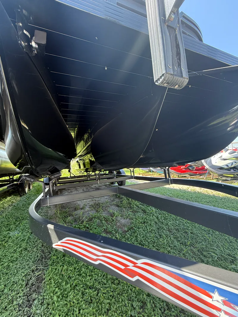 Slide: The Image of VERANDA VR235VLI 2027 - 4