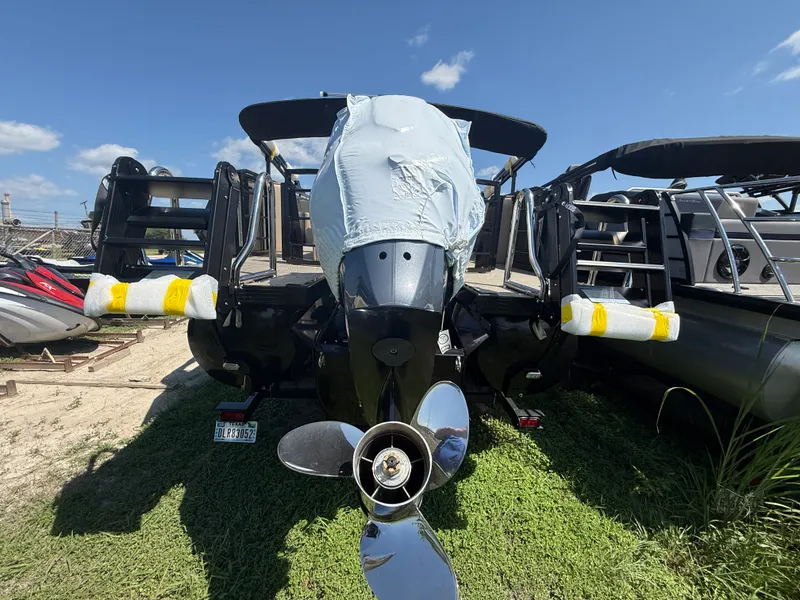Slide: The Image of VERANDA VR235VLI 2027 - 5