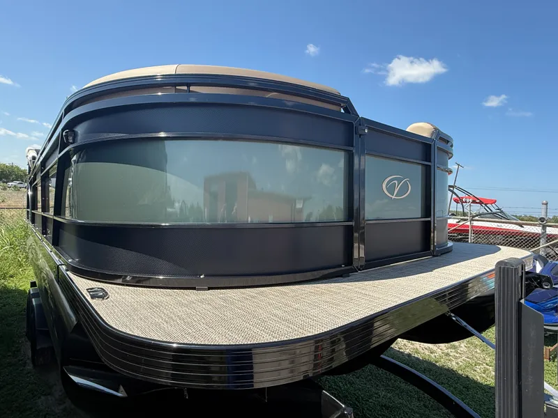 Slide: The Image of VERANDA VR235VLI 2027 - 2