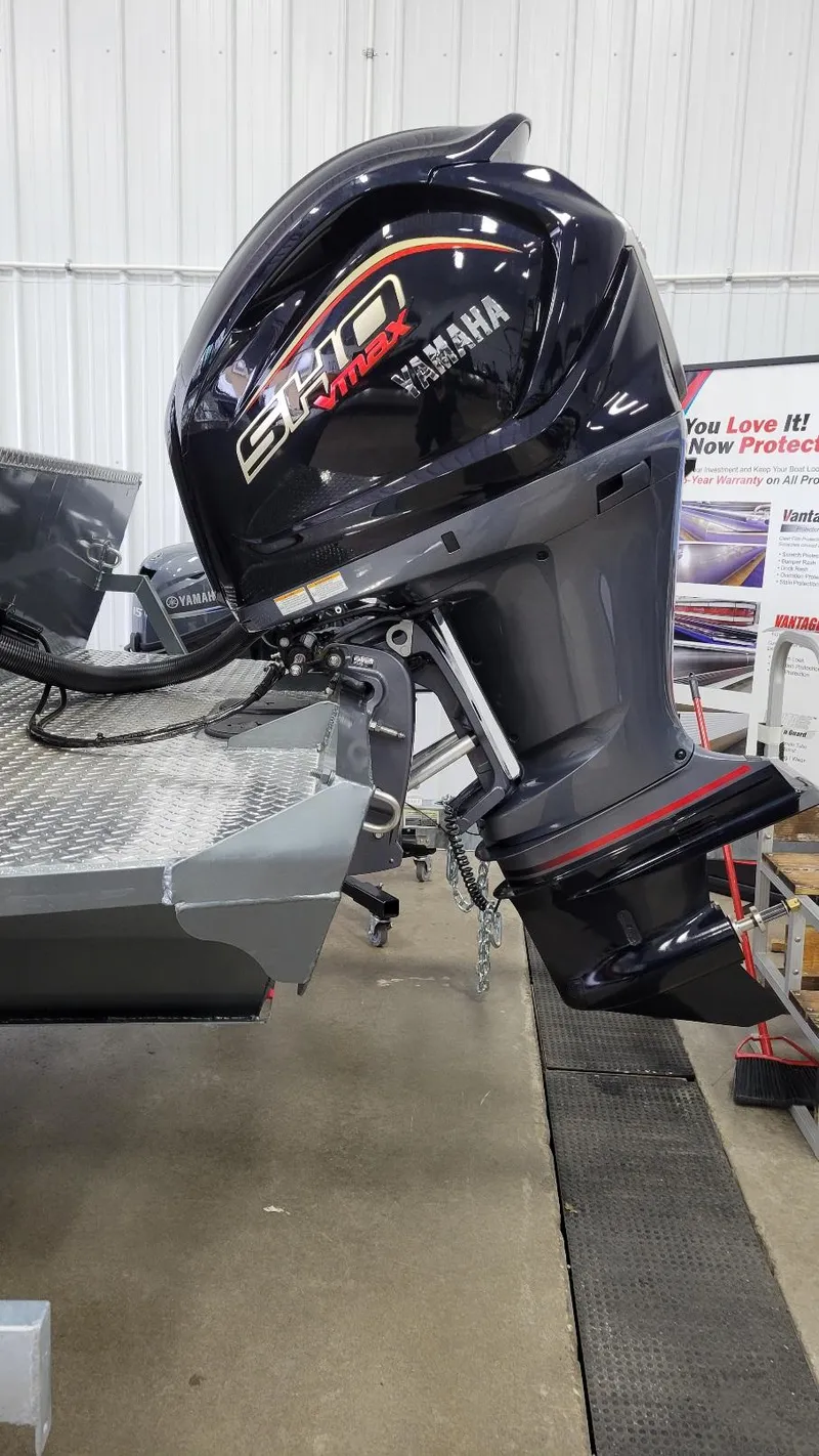 Slide: The Image of 2025 Smoker Craft Phantom 20 X2 with Yamaha Vmax 250 SHO outboard engine. - 5