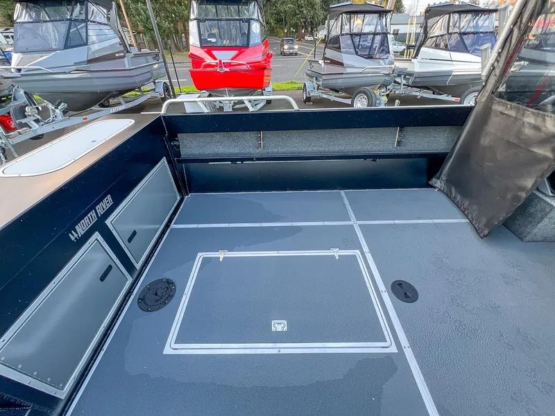 Slide: The Image of North River 25 Seahawk 2026 - 19