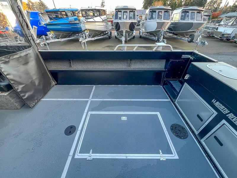 Slide: The Image of North River 25 Seahawk 2026 - 20