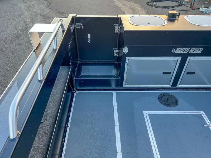 Slide: The Image of North River 25 Seahawk 2026 - 22