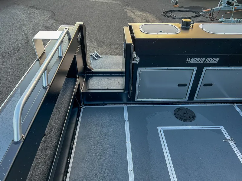 Slide: The Image of North River 25 Seahawk 2026 - 23