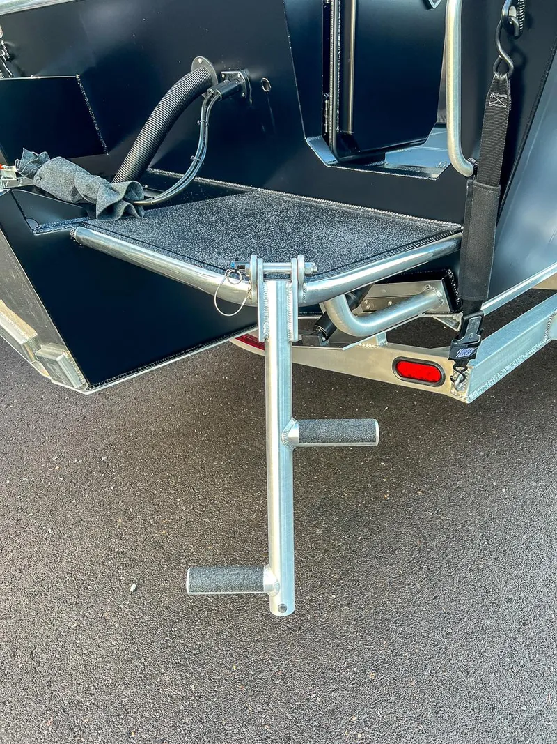 Slide: The Image of North River 25 Seahawk 2026 - 25