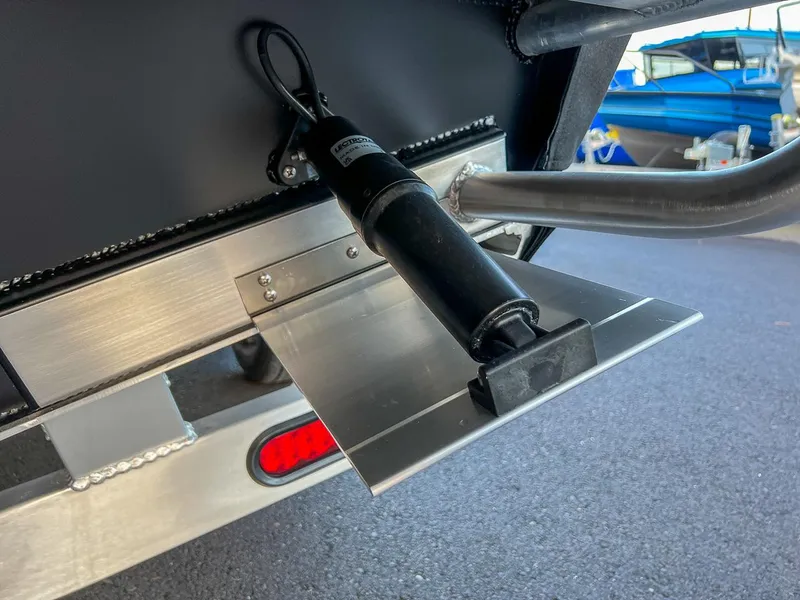 Slide: The Image of North River 25 Seahawk 2026 - 26