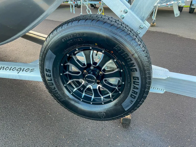 Slide: The Image of North River 25 Seahawk 2026 - 27