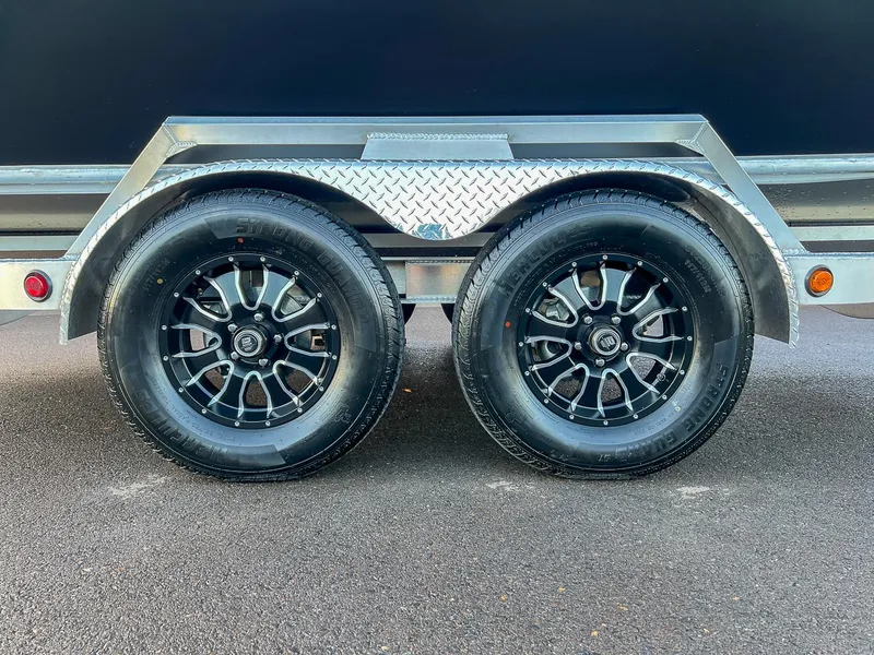 Slide: The Image of North River 25 Seahawk 2026 - 28