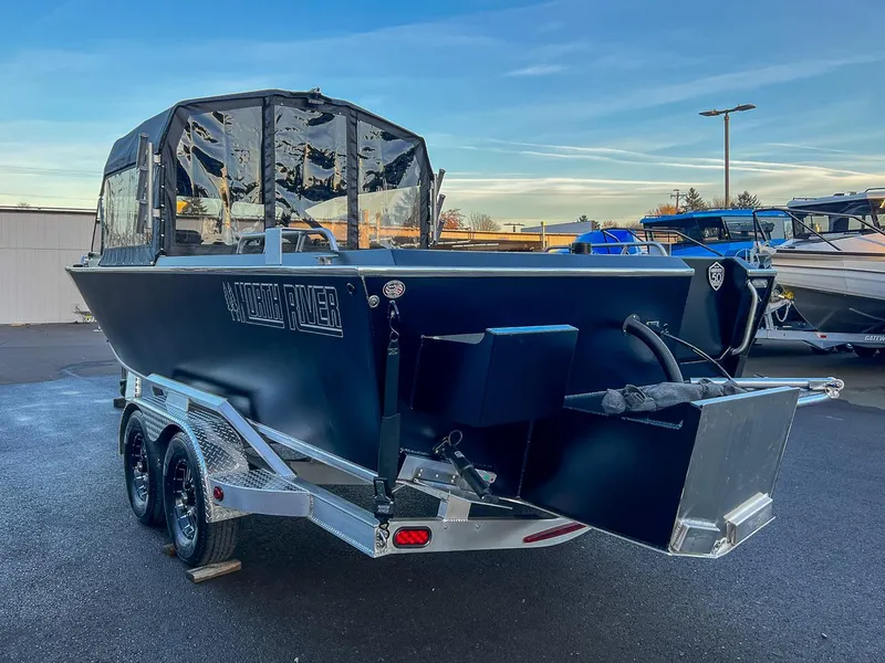 Slide: The Image of North River 25 Seahawk 2026 - 5