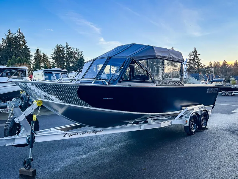 Slide: The Image of North River 25 Seahawk 2026 - 7