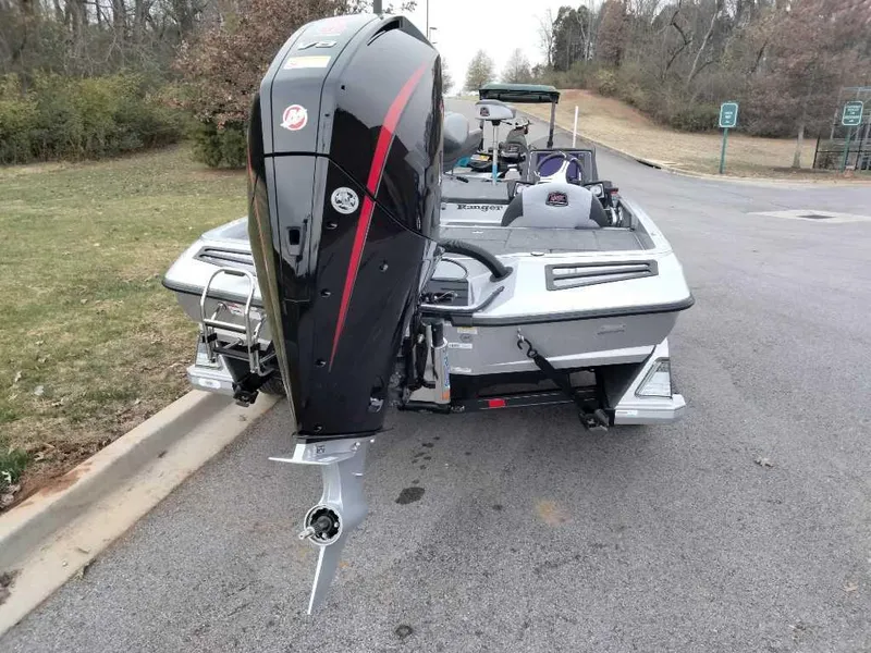 Slide: The Image of 2024 Ranger Z518 Ranger Cup Equipped boat with powerful outboard motor. - 3