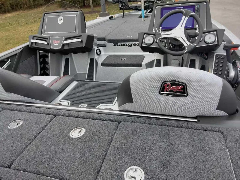 Slide: The Image of 2024 Ranger Z518 Ranger Cup Equipped boat interior with advanced navigation system. - 5