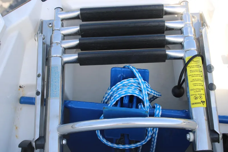 Slide: The Image of Boat ladder and rope on 2013 Monterey 234 SS. - 25