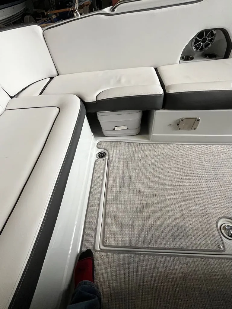 Slide: The Image of Crownline Boats E 230 XS 2024 - 10