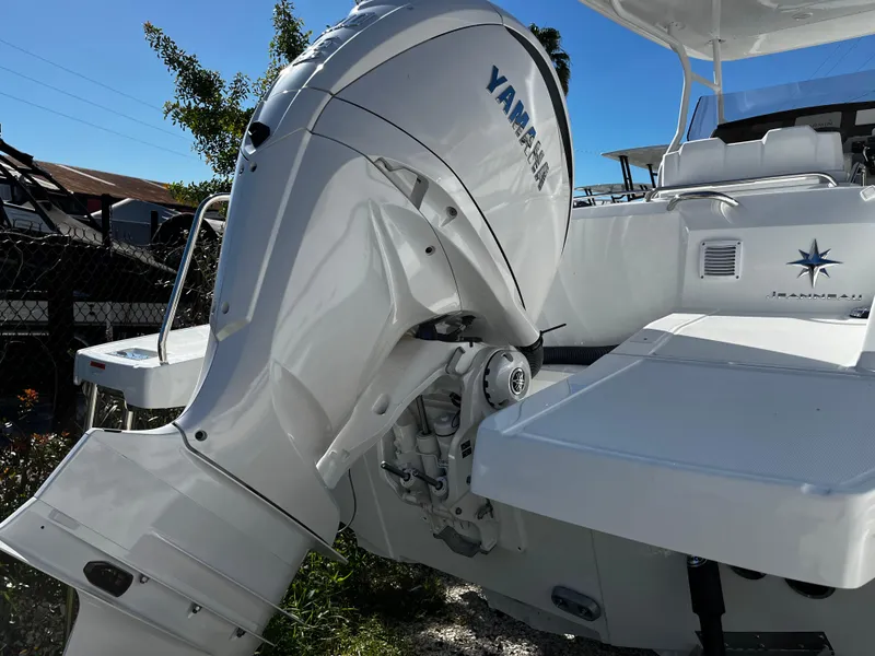 Slide: The Image of 2024 Jeanneau Leader 7.5 CC Series 3 with Yamaha outboard motor. - 37