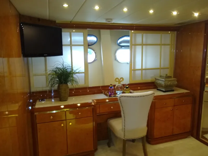 Slide: The Image of Master Stateroom - 10