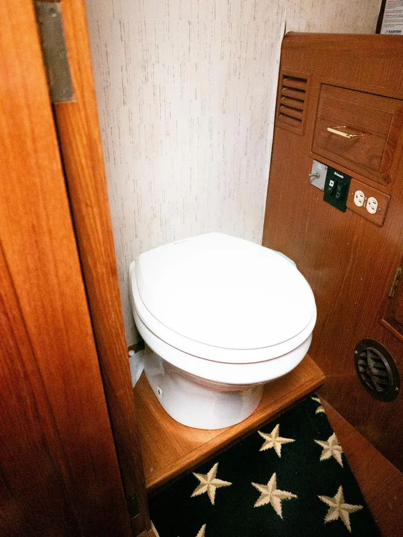 Slide: The Image of Ocean Alexander 440 CPMY 1989 - 71