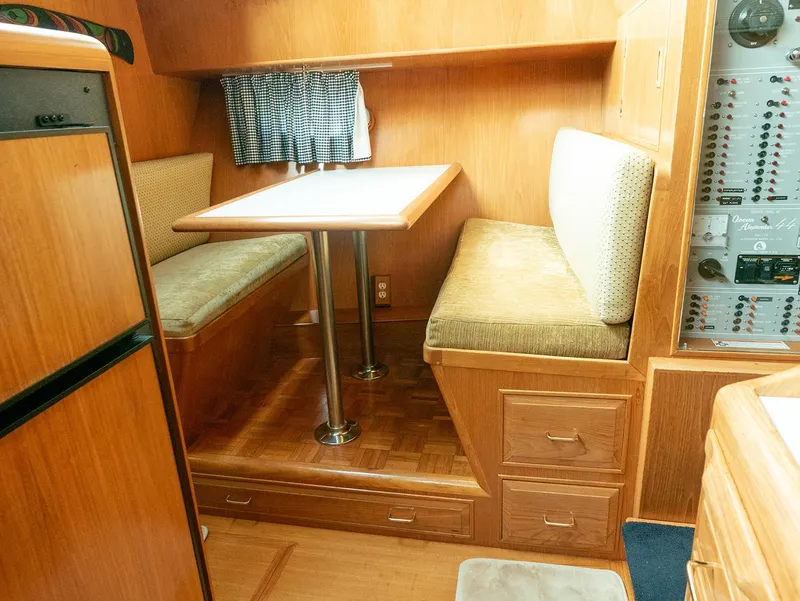 Slide: The Image of Ocean Alexander 440 CPMY 1989 - 79