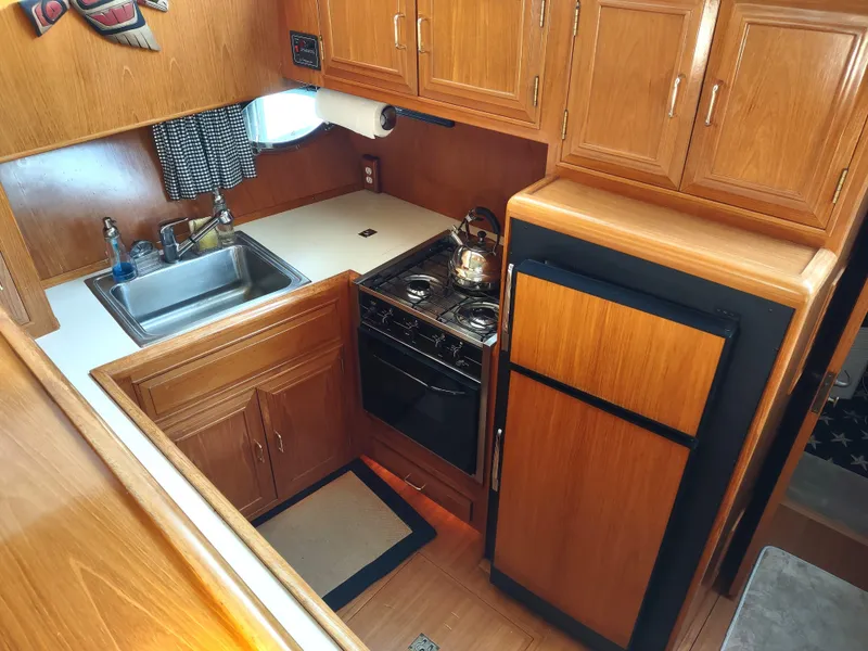 Slide: The Image of Ocean Alexander 440 CPMY 1989 - 80