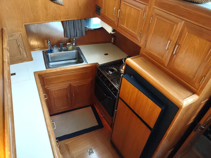 Slide: The Image of Ocean Alexander 440 CPMY 1989 - 81