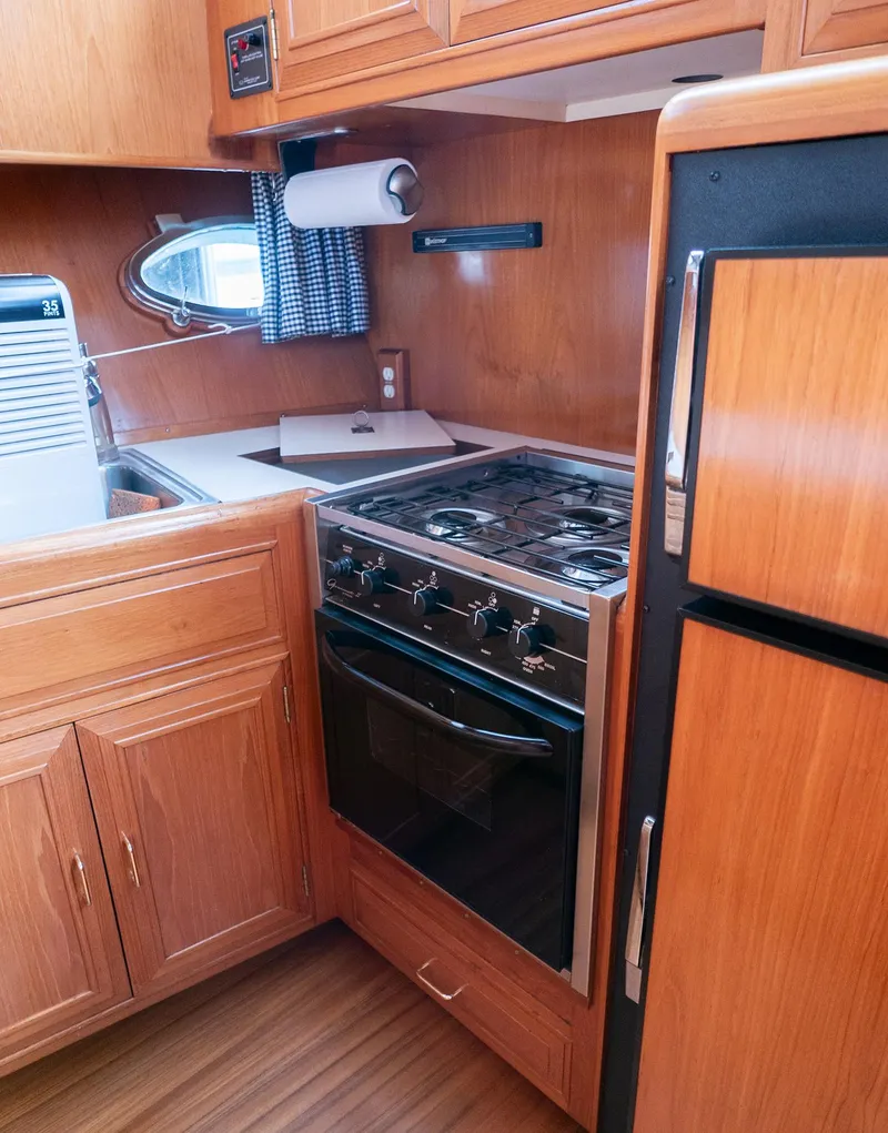 Slide: The Image of Ocean Alexander 440 CPMY 1989 - 83