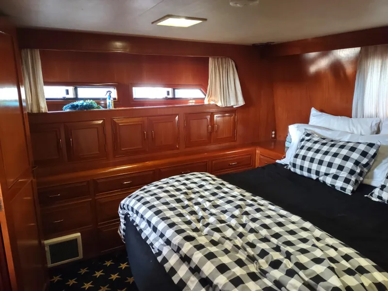 Slide: The Image of Ocean Alexander 440 CPMY 1989 - 90