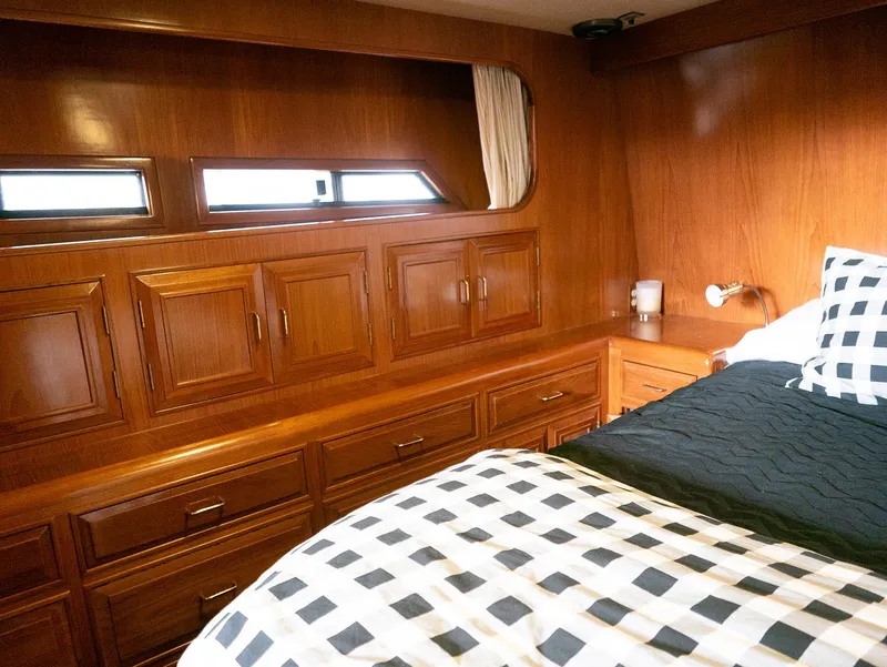 Slide: The Image of Ocean Alexander 440 CPMY 1989 - 91