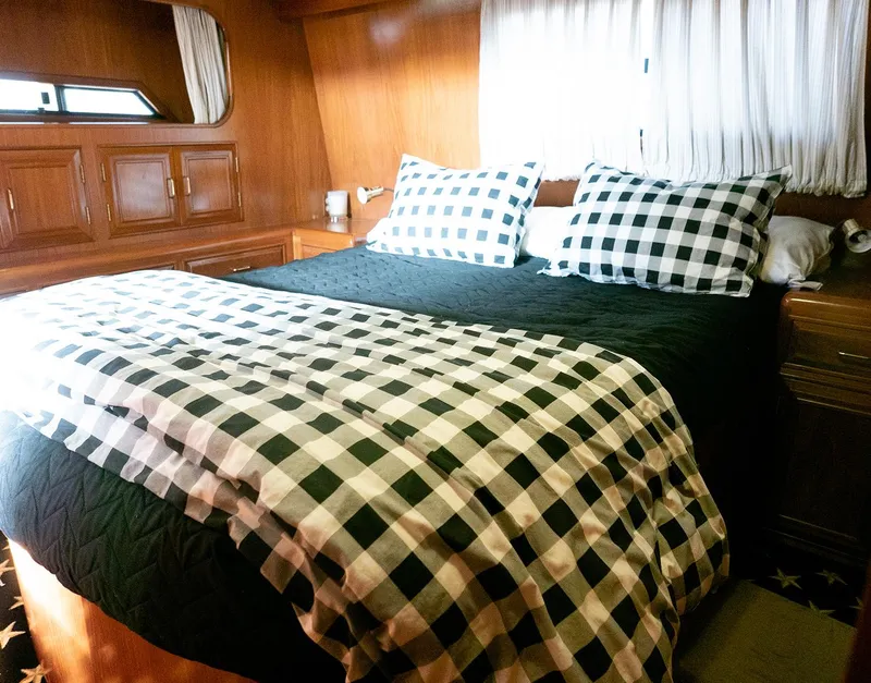 Slide: The Image of Ocean Alexander 440 CPMY 1989 - 93