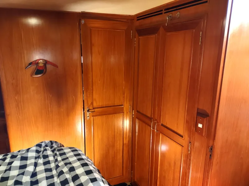 Slide: The Image of Ocean Alexander 440 CPMY 1989 - 96