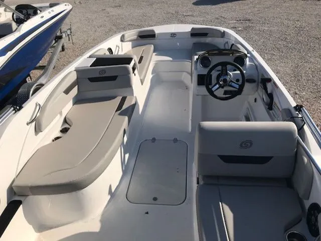 Slide: The Image of Hurricane SunDeck Sport 185 OB 2024 - 5