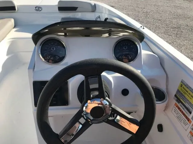 Slide: The Image of Hurricane SunDeck Sport 185 OB 2024 - 6