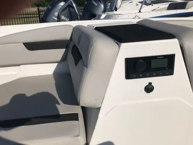 Slide: The Image of Hurricane SunDeck Sport 185 OB 2024 - 7