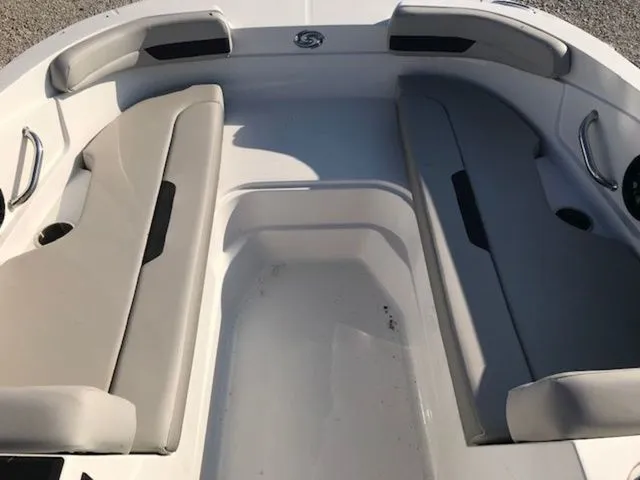 Slide: The Image of Hurricane SunDeck Sport 185 OB 2024 - 9