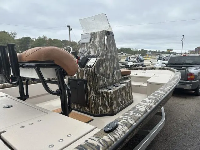 Slide: The Image of Avid 21 FSX 2024 - 9