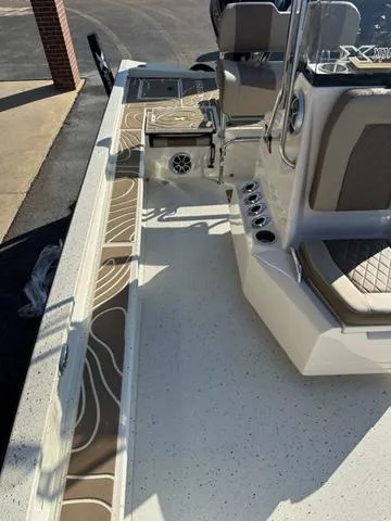 Slide: The Image of Xpress X23B 2024 - 19