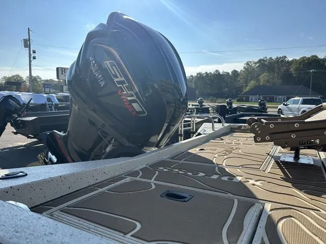 Slide: The Image of Xpress X23B 2024 - 9