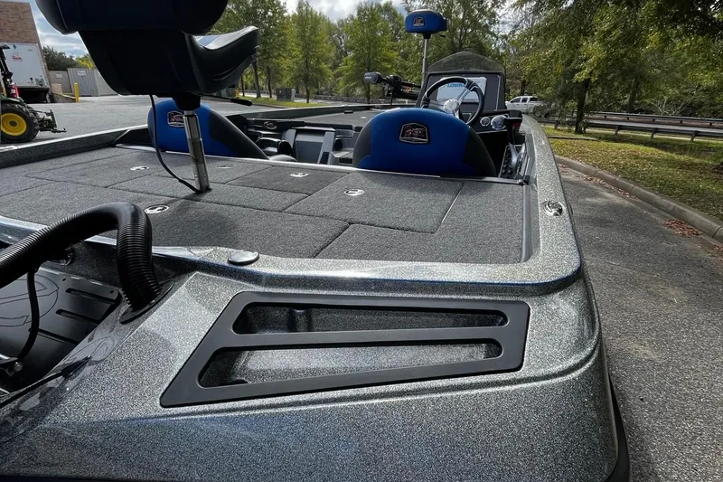 Slide: The Image of 2024 Ranger Z518 Ranger Cup Equipped boat with spacious deck and seating. - 5