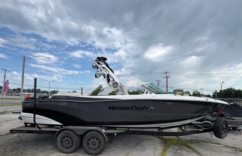 The Image of MasterCraft XT25 2019 - 0
