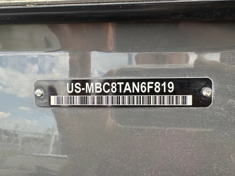 Slide: The Image of MasterCraft XT25 2019 - 8