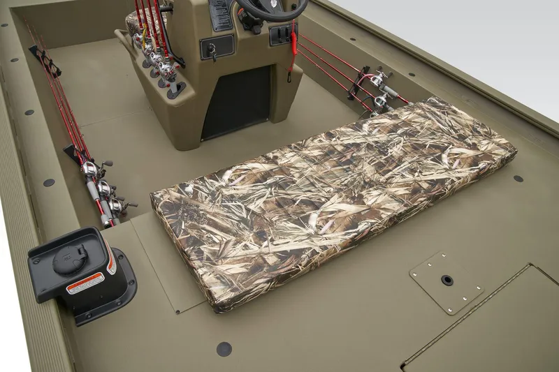 Slide: The Image of Tracker Grizzly 1860 CC 2024 - 43