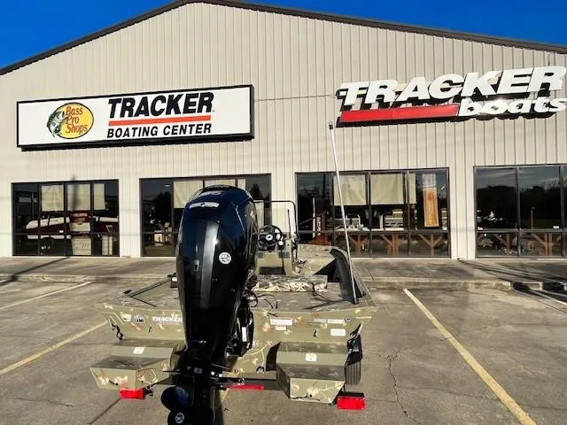 Slide: The Image of 2024 Tracker Grizzly 1860 CC boat at Tracker Boating Center. - 4